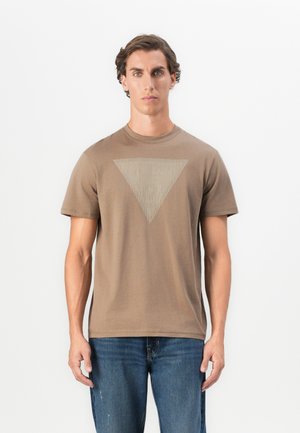 TRIANGLE LOGO TEE - T-Shirt print - elk brown