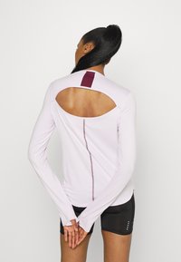 Puma RUN CLOUDSPUN MARATHON - T-shirt desportiva - lavender fog