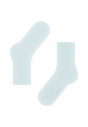 Helle blaue Knöchelsocken aus glattem Material, mit nahtlosem Design und dezentem Branding auf der Sohle.