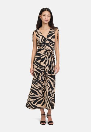 Beige Wickelkleid mit schwarzen Zebramustern. Ausgestattet mit Bindegurten an den Schultern und einem Taillengurt, der bis zu einem breiten, knöchellangen Saum fließt.