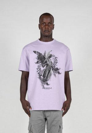 Helltaures Baumwoll-T-Shirt mit einem schwarz-weißen Engel-Graphic und Text darunter. Kurze Ärmel und ein Rundhalsausschnitt-Design.