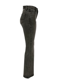 Jeans de denim negro con diseño de pierna recta, cintura alta, estilo de cinco bolsillos y textura suave.