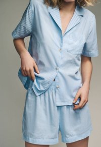 THE SET 2 PACK BUTTON THROUGH - REGULAR FIT - Pyžamová súprava - blue nude stripe