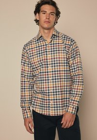 Next BRUSHED CHECKED  - REGULAR FIT - Chemise - neutral brown