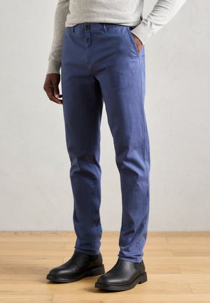 SEASONAL CORE STUART - Chino - infinity