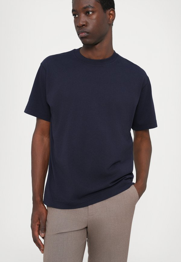 CLASSIC  - Basic T-shirt - dark night4