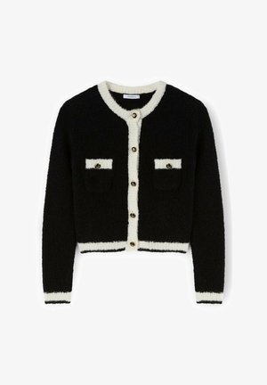 Cardigan nero corto con dettagli bianchi, caratterizzato da un colletto rotondo, bottoni dorati, due tasche sul petto e polsini e orlo a costine.