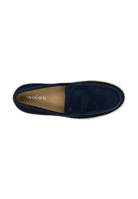 Donkerblauwe suède instap-schoenen met een ronde neus, gestikte accenten en een crèmekleurige espadrille-achtige zool. Wojas-logo op de binnenzool.