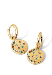 Orecchini a cerchio in oro con dischi rotondi decorati con gemme squadrate colorate in rosa, blu e trasparente disposte in motivi.