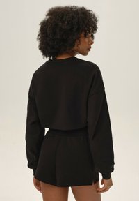 ESOTIQ BLOOVII JAX czarny