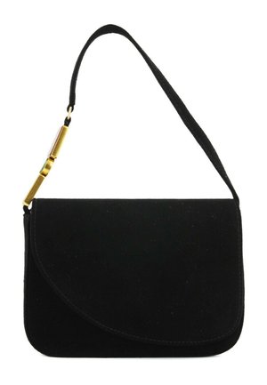 Borsa a tracolla in suede nero con patta curva e chiusura in metallo color oro su una singola tracolla.