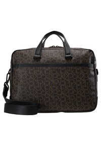 Sac messager noir et marron avec un logo, matériau texturé, deux poignées supérieures et une bandoulière amovible. Doté d'une fermeture zippée.