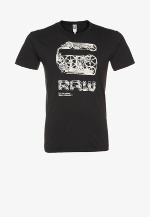 Schwarzes kurzärmeliges T-Shirt mit weißem mechanischem Zahnraddesign, das ein großes "G" bildet, und dem Text "G RAW" und "Just the product RAW CORRECT."