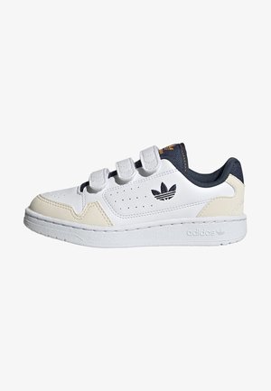 Trainers - white