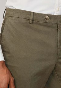 Hackett London Chino - cargo green
