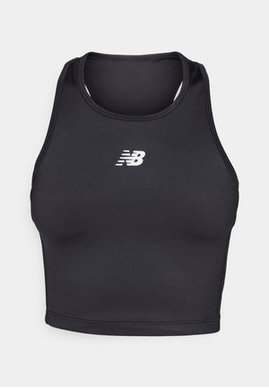Fekete edzői crop top, rugalmas anyagból, kerek nyakkivágással, versenyhát kialakítással és fehér logóval az elején.
