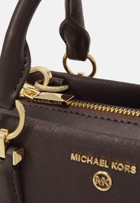 MICHAEL Michael Kors MARILYN XBODY - Håndtasker - chocolate