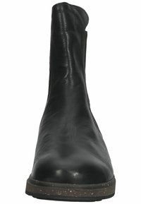Schwarze Lederknöchelstiefel mit glatter Textur, runder Zehenpartie und elastischen Seiteneinsätzen. Gummisohle mit leichter Sprenkelung für besseren Halt.
