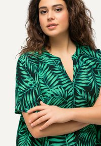 Ulla Popken PALM LEAF SHORT SLEEVE - Camicetta - navy blue