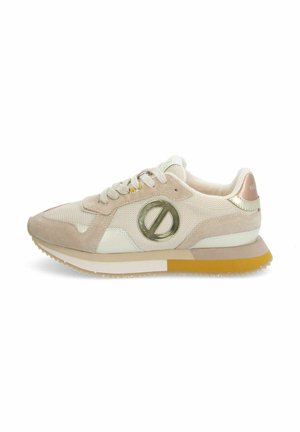 Sportschoenen in beige en witte mesh met beige suède accenten. Beschikt over een metalen embleem, een gevoerde zool en een gestructureerde rubberen outsole.