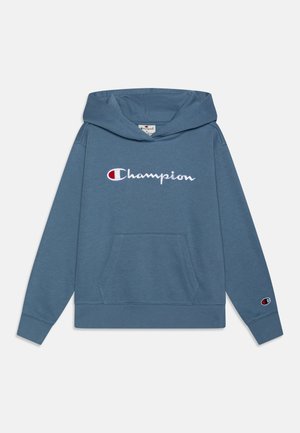 Sudadera de algodón azul con un gran logotipo bordado de "Champion", bolsillo frontal y puños acanalados con un parche de logo en la manga.