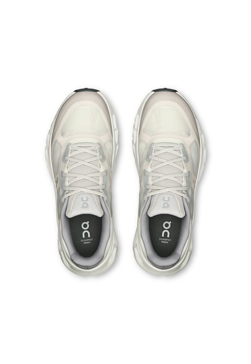 On Zapatillas de deporte grises de diario Cloudtilt Remix de — photo 3
