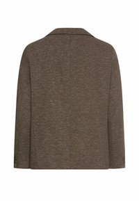 Brun vævet blazer med krave, lige skæring og detaljer med knapmanchetter. Det teksturerede stof har et subtilt mønster for ekstra dybde.
