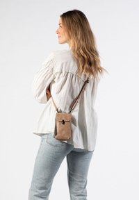 Aunts & Uncles LEMON TWIST - Handyhülle - timeless taupe