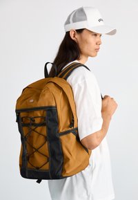 Dickies - Duck - Zaino in tela color sabbia | ASOS Dickies - Duck - Zaino in tela color sabbia | ASOS