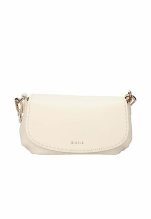 Petit sac à bandoulière en cuir blanc cassé avec fermeture à rabat, coutures décoratives et fermoirs métalliques de chaque côté.