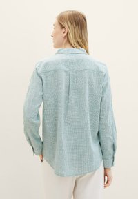 TOM TAILOR WITH SLUB STRUCTURE - Camicia - sea pine green