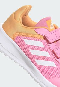 adidas Performance TENSAUR 2.0 - Chaussures de running sur route - bliss pink cloud white hazy orange