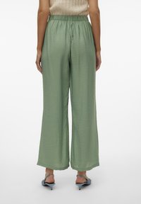 Vero Moda VMJOSIE  NOOS - Hlače - hedge green