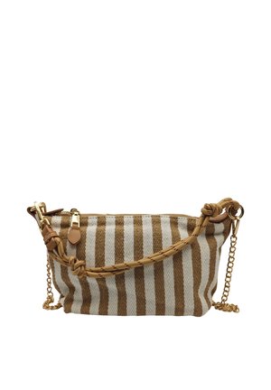 Petit sac bandoulière rectangulaire avec rayures verticales beige et blanches, fermeture éclair dorée, accents en cuir, sangle en tissu nouée et détail en chaîne dorée.