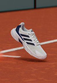 Niet geselecteerd, footwear white/dark blue/cyber metallic