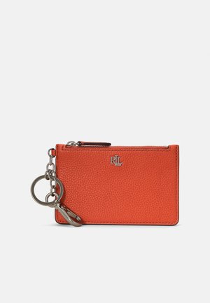 PEBBLED LEATHER ZIP CARD CASE - Lommebok - rust orange