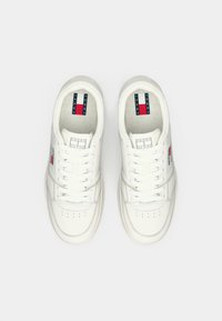 Tommy Jeans THE GREENWICH - Sneaker low - ecru