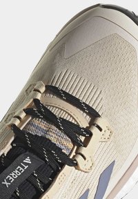 Adidas Terrex TERREX FREE HIKER 2 - Fjellsko - acid orange/sand strata/silver violet