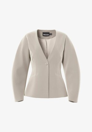Blazer beige ajusté avec col en V, fermeture par un bouton, manches longues et deux poches fendues, étiquette "PIECES" à l'intérieur du col.