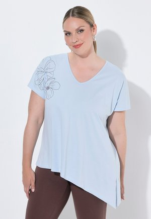 MIAMODA, T-SHIRT, A-LINE, ASYMMETRIC HEM, FLORAL PRINT - Camiseta estampada - swell blue