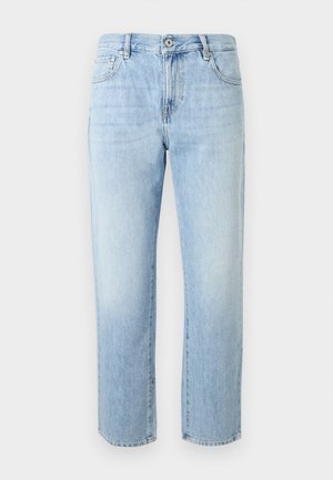 Jeans azzurri chiaro a vita alta, gambe dritte, con chiusura con bottone e cerniera, tasche frontali e cuciture visibili su sfondo neutro.