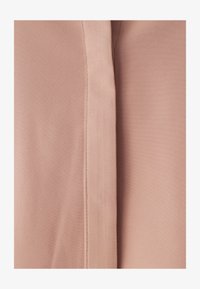 Vybrané, light dusty rose