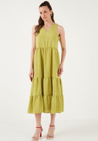 LELA REGULAR FIT - Vapaa-ajan mekko - saffron