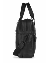 Borsa in pelle nera con forma rettangolare, apertura con zip e tracolla regolabile. Presenta tasche laterali e dettagli di cucitura a contrasto.