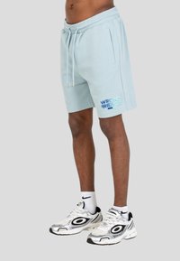 Unselected, light blue