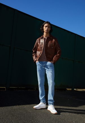 LONDON IN EVENTIDE - Jeans Tapered Fit - indigo