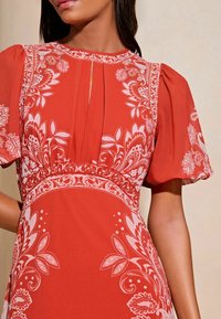 Lipsy FLUTTER SLEEVE FLORAL - REGULAR FIT - Rochie de zi - red