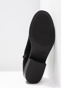 River Island Botines bajos - black