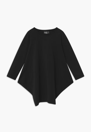Sort langærmet top med rund halsudskæring, asymmetrisk kant og løs pasform lavet af blødt, glat stof.