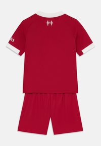 adidas Performance LIVERPOOL FC 25/26 HOME MINI KIT KIDS - Spordi T-särk - strawberry red